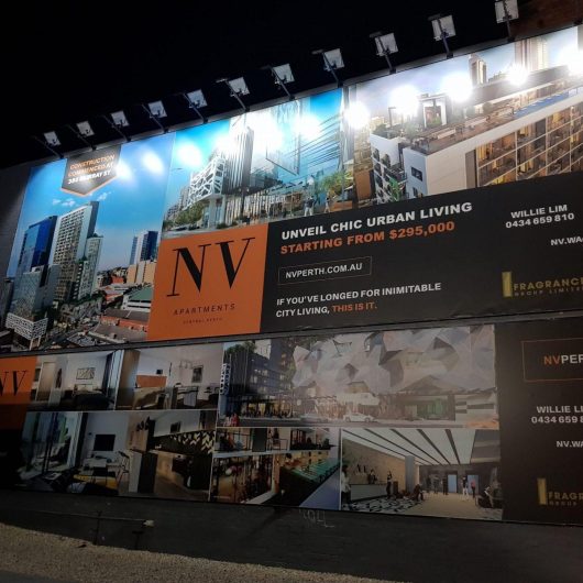 Telescopic LED Solar Flood Light