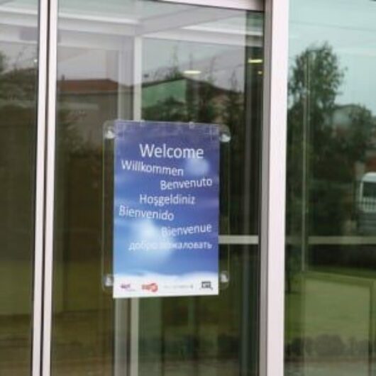 Clear Frame with Suction Cups Clear Frame with Suction Cups