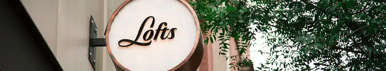 Balancing Digital and Traditional Signage in Modern Retail